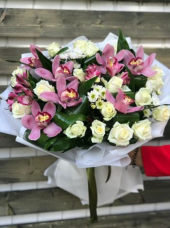 Букет цветов из: Розы и Хризантемы в Знаменское Одинцовского района