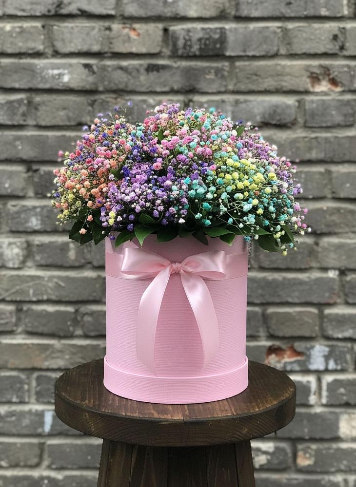 Цветочная композиция из Гипсофила и Розы в шляпной коробке в Знаменское Одинцовского района