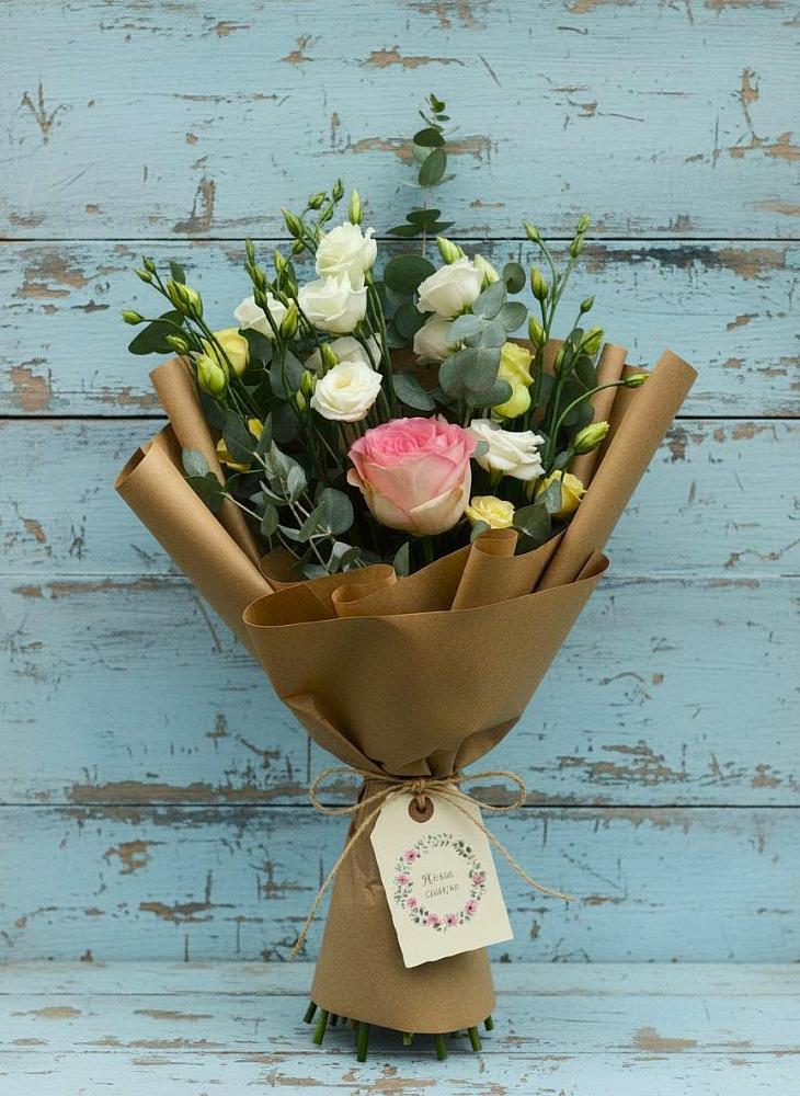 Букет цветов из: Розы и Лизиантусы в Знаменское Одинцовского района