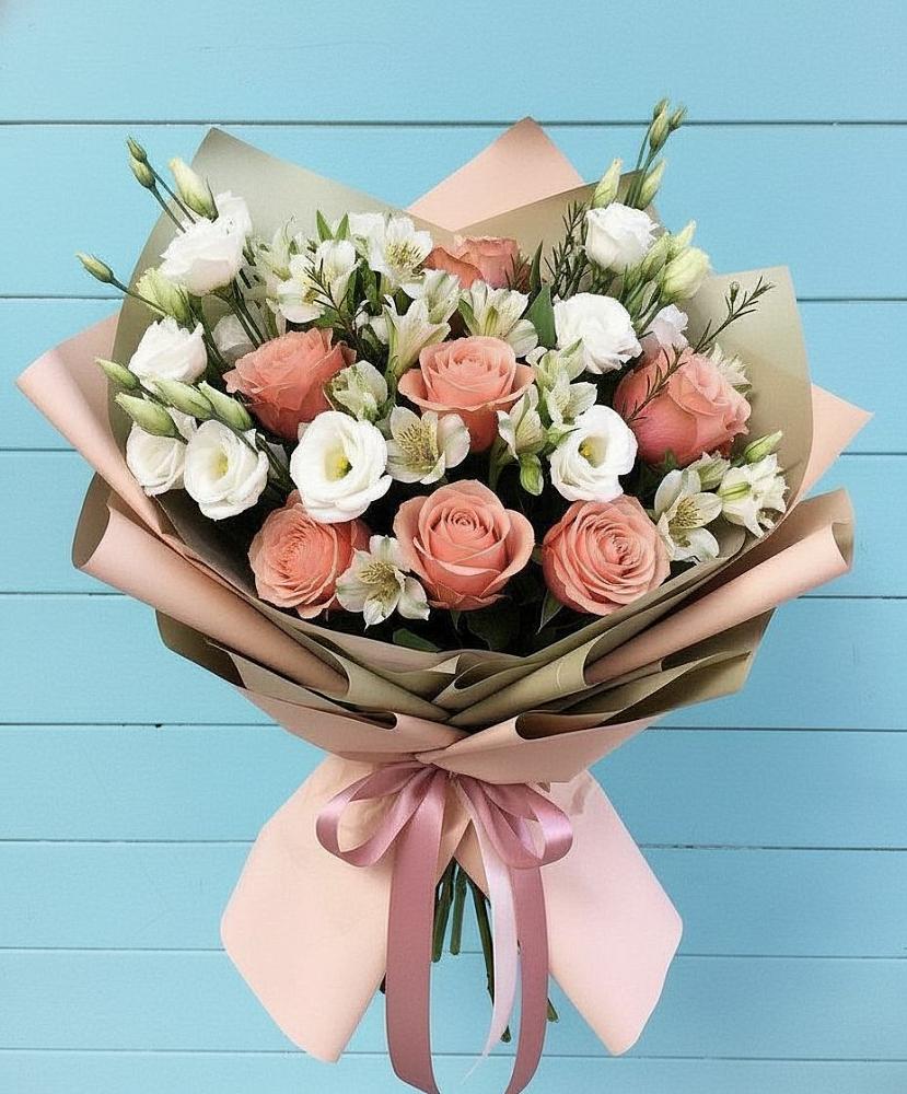 Букет цветов из: Розы, Альстромерии и Лизиантусы в Знаменское Одинцовского района
