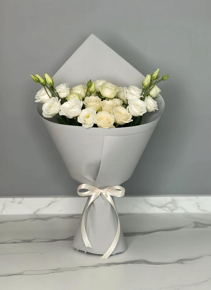 Букет цветов из: Розы и Лизиантусы в Знаменское Одинцовского района