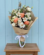 Букет цветов из:  Альстромерии, Лизиантусы, Розы и Хризантемы в Знаменское Одинцовского района