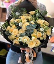 Букет птица счастья в Знаменское Одинцовского района Букет цветов из: Розы и Лизиантусы в Знаменское Одинцовского района
