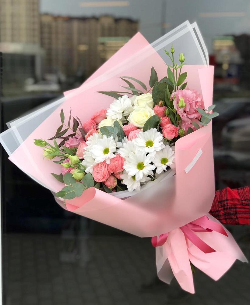 Букет нежный в Знаменское Одинцовского района Букет цветов из: Розы, Лизиантусы и Хризантемы в Знаменское Одинцовского района