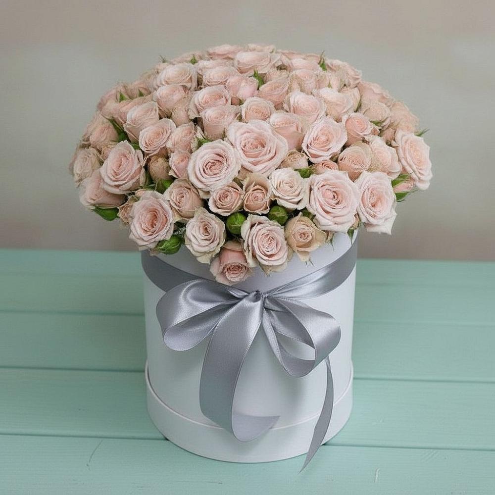 Цветочная композиция из Розы в шляпной коробке в Знаменское Одинцовского района